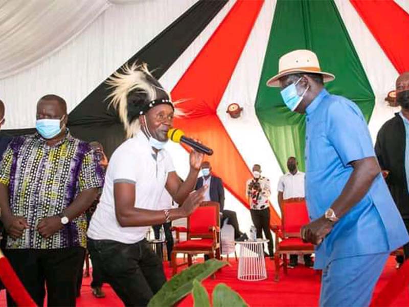 Mombinya dancing with former Prime Minister Raila Odinga and Interior CS Fred Matiangi