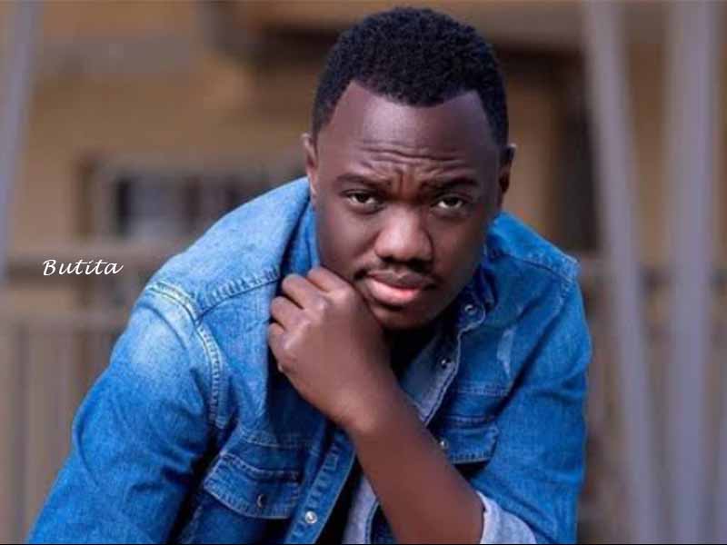 You are currently viewing 7 Profile Facts in Eddie Butita Biography [Photos] Age, Tribe, Wife, SPM Buzz Salary & Net Worth